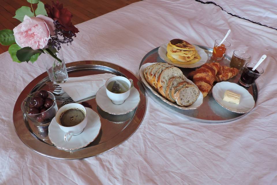 Le petit déjeuner des mariés