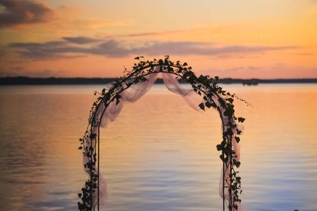 Arche et coucher de soleil
