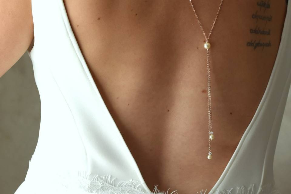 Collier pour robe dos nu