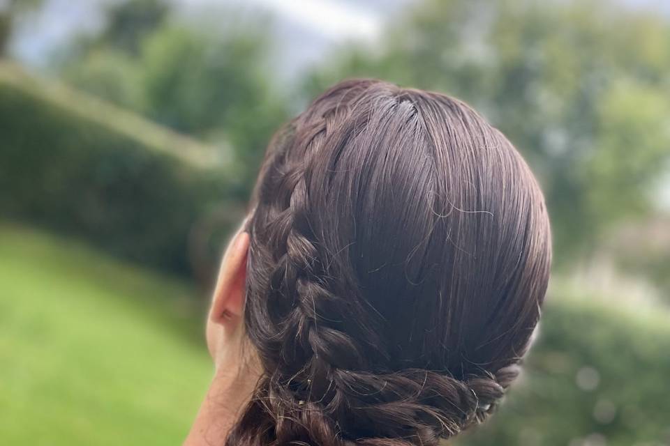 Chignon bas avec torsades