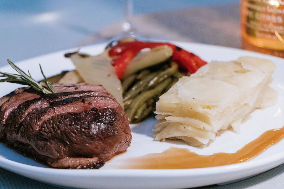 Plat_viande_grille_legumes