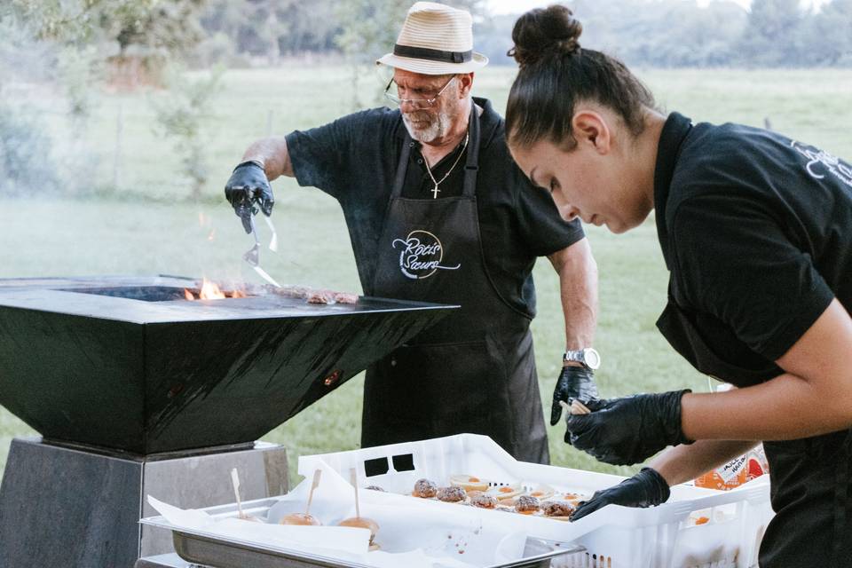 Preparation_brochettes_et_grillades