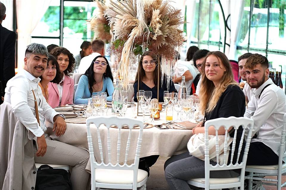 La famille au repas