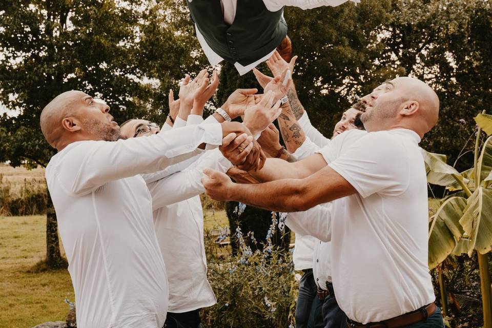 Le mariée dans les airs