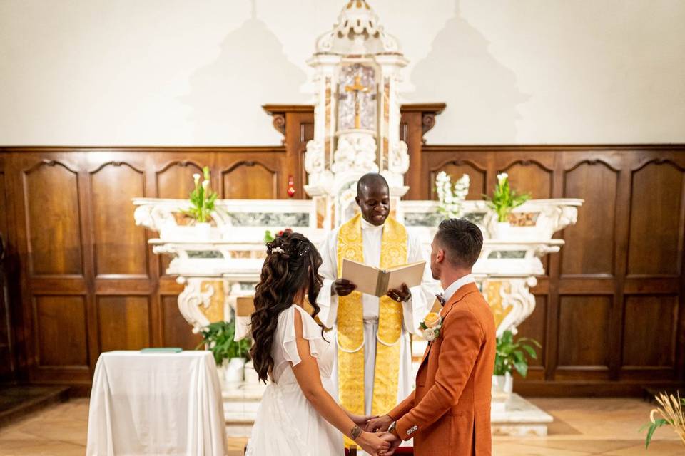 Dans l'église