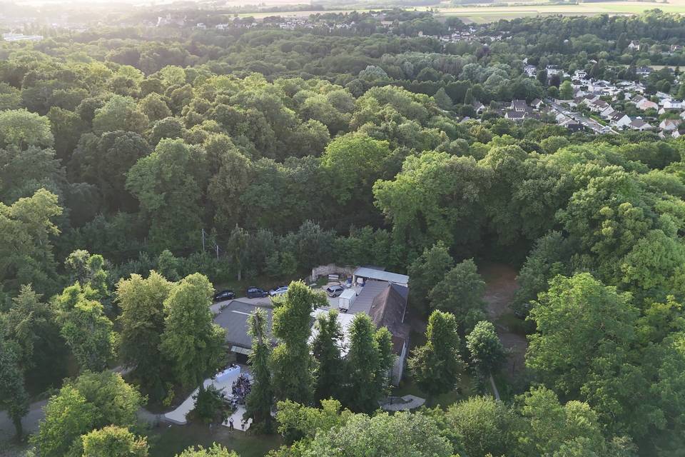 Mas vu du ciel en pleine forêt