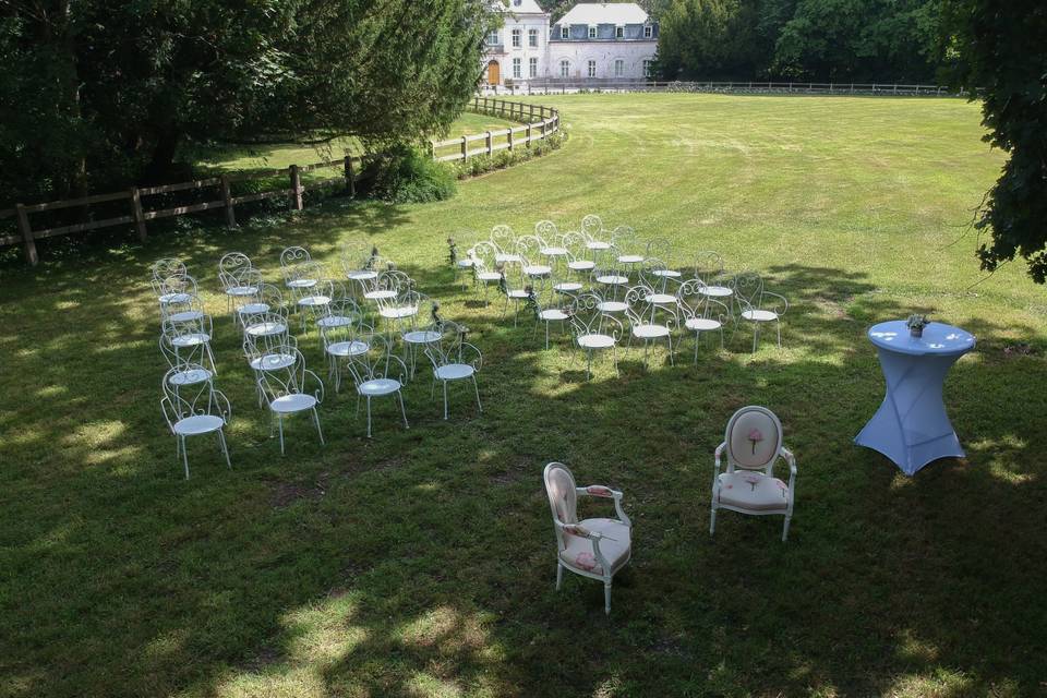 Cérémonie dans le jardin