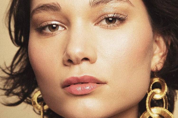 Editorial mag makeuphair