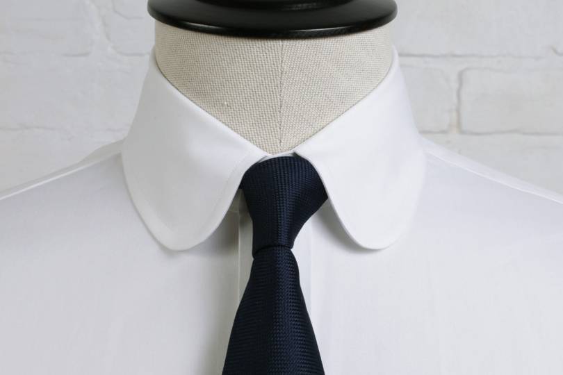 Chemise tab collar