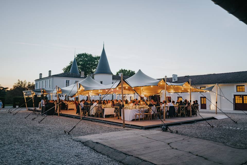 Dîner sous tente