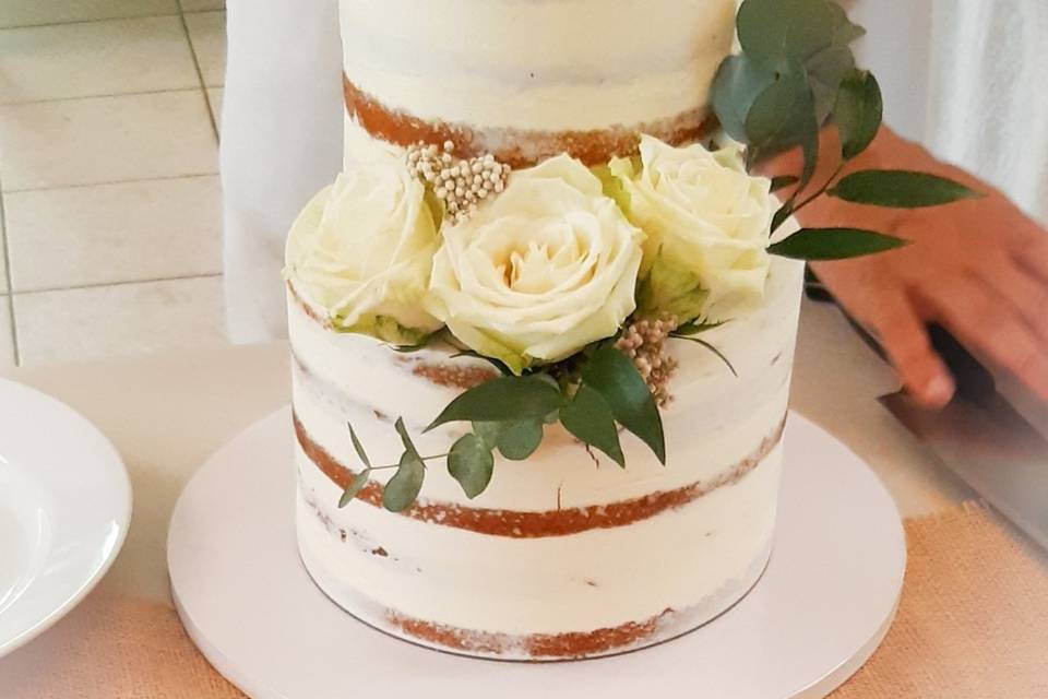 Nude cake