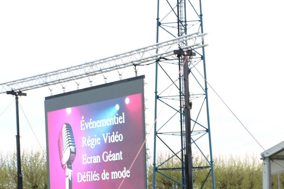 Mur led géant plein jour