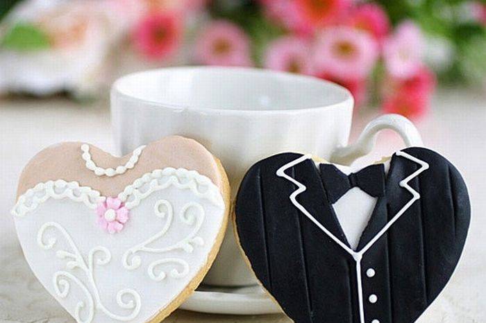 Biscuits marié et mariée à offrir