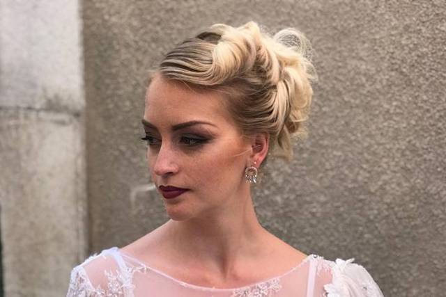 CHIGNON HAUT BOUCLÉ