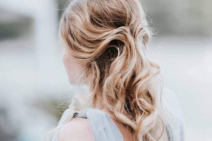 COIFFURE BOHEME DEMI-QUEU