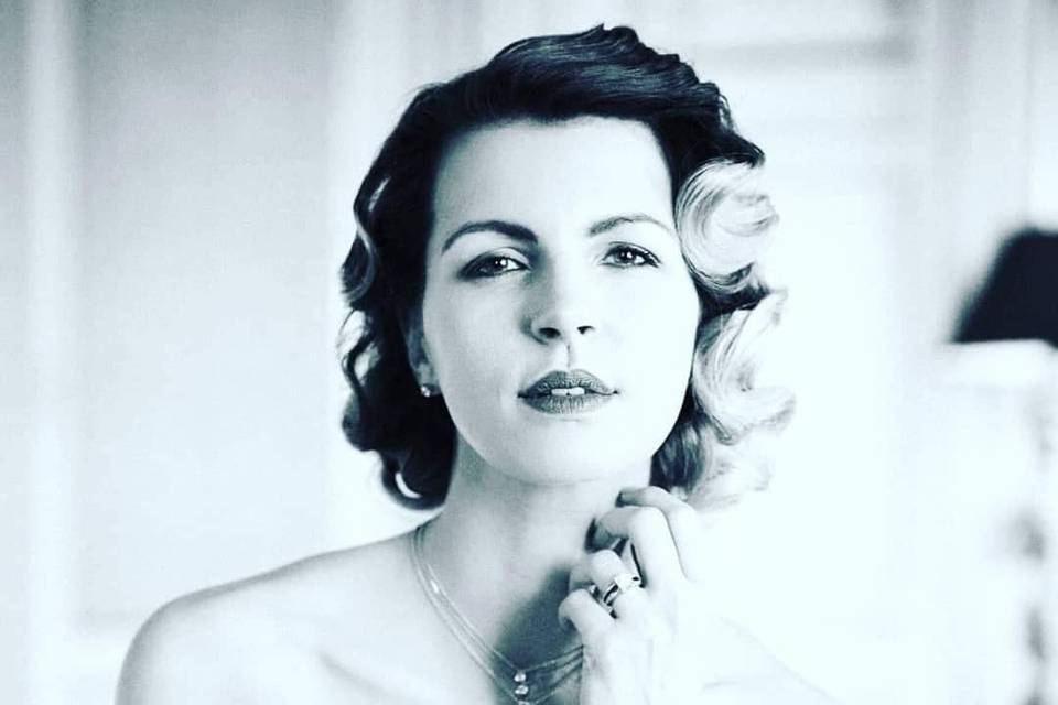 Coiffure vintage cran
