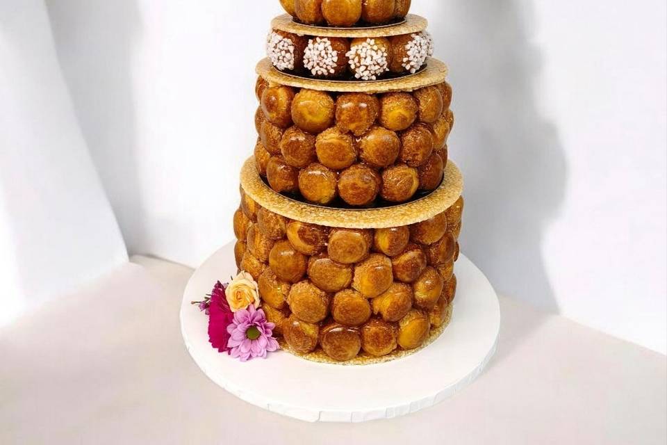 Croquembouche 180 choux