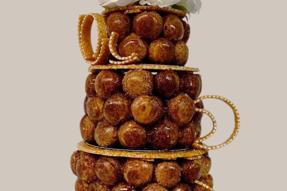 Pièce montée 150 choux