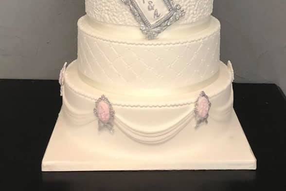 Wedding cake envolée papillons
