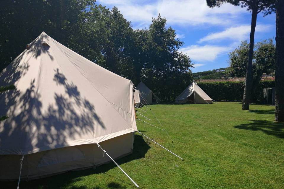 Etoiles et Toiles - Hébergement en Tipi