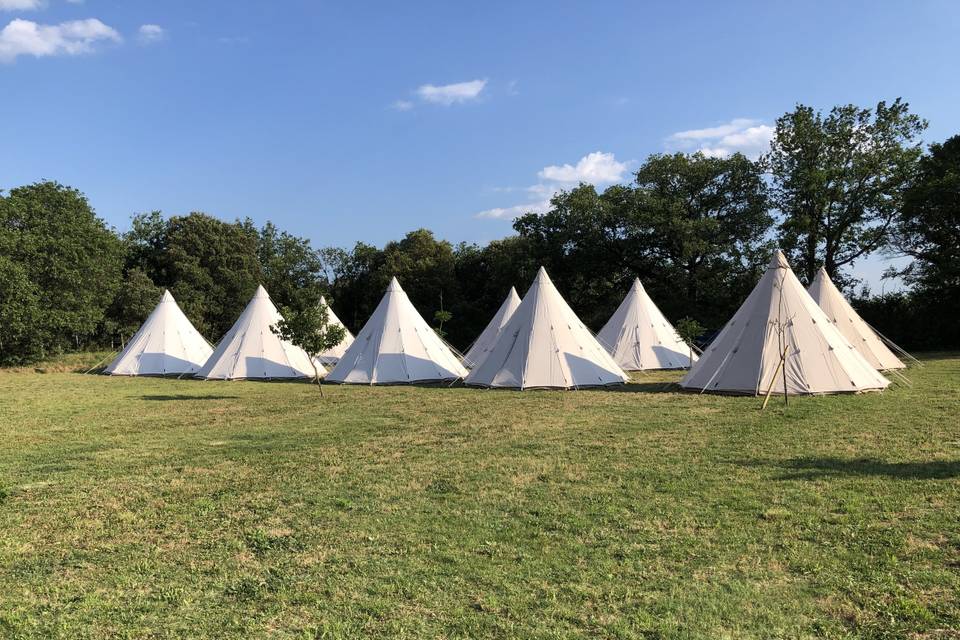 Etoiles et Toiles - Hébergement en Tipi