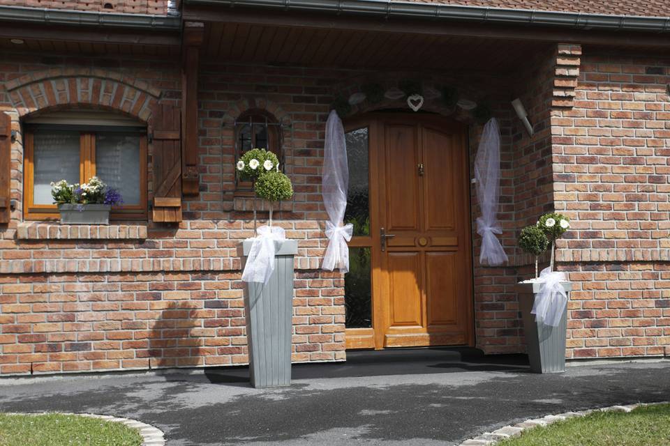 Décoration de Porte de Mariée