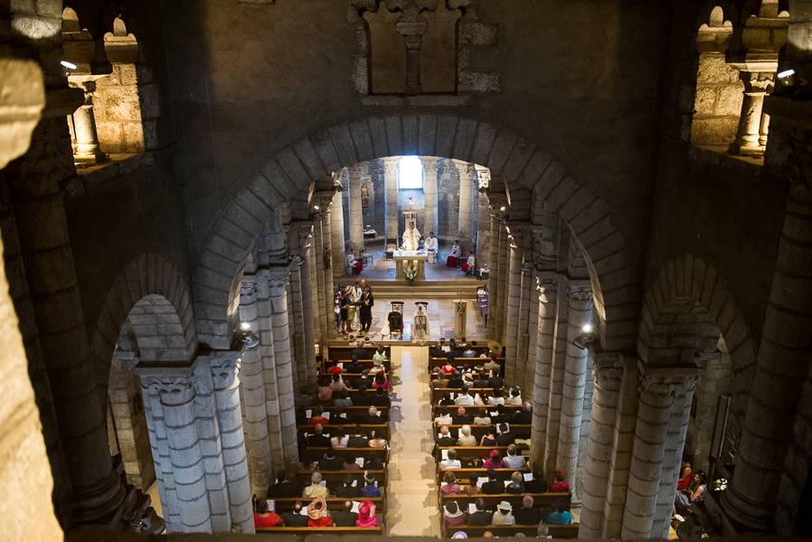 Dans l'église