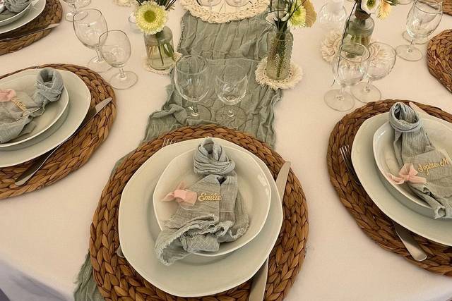 Table vert sauge & naturel