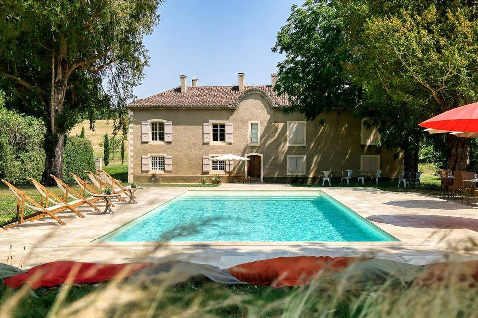 La piscine vue sur chambres