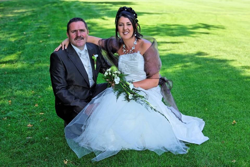 Mariage, robe, fleurs, couple