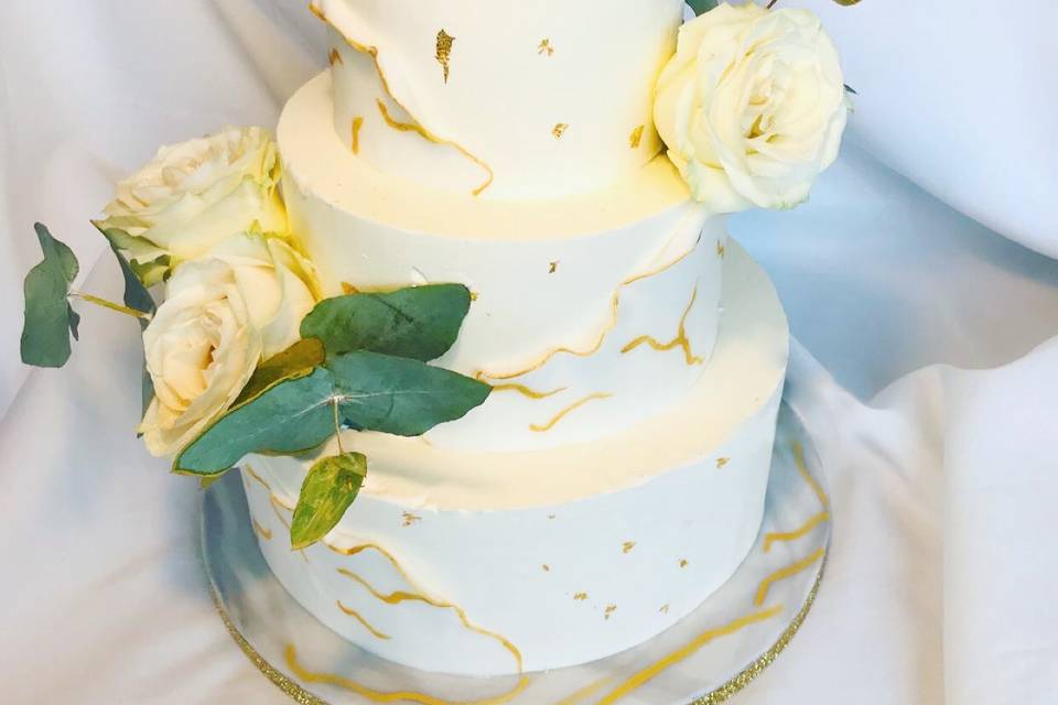 Wedding cake blanc marbré gold