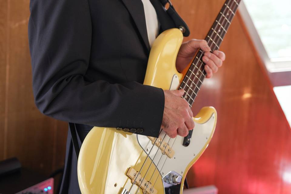 Etienne à la basse