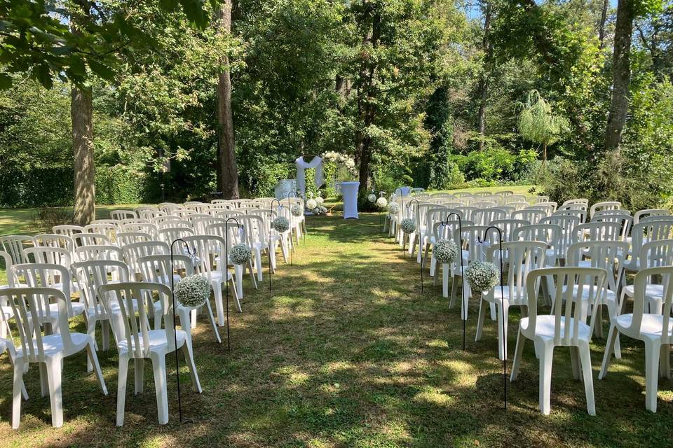 Cérémonie dans le jardin