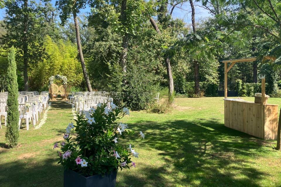 Cérémonie dans le jardin