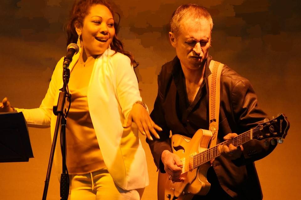 JOSS DS & FLAMING SOUL LIVE