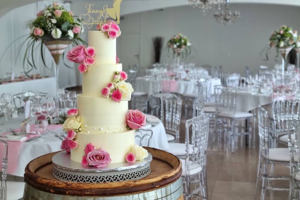 Wedding cake blanc rose