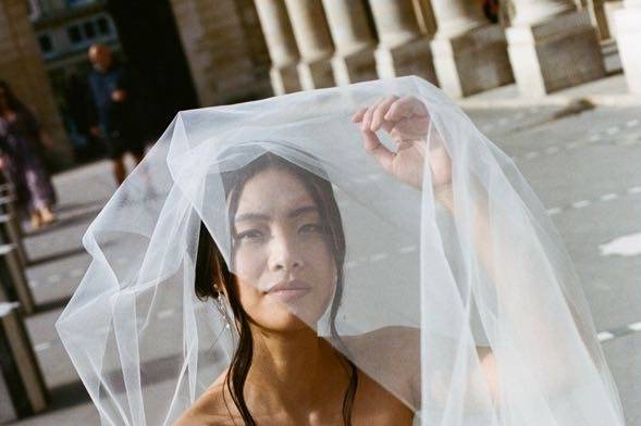 Bridal portrait in paris