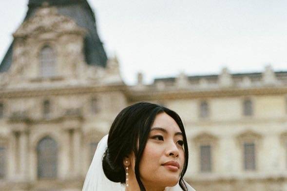 Bridal portrait in paris