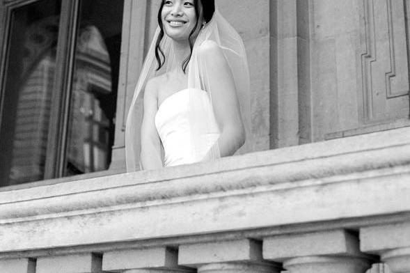 Bridal portrait in paris