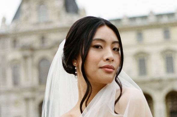 Bridal portrait in paris