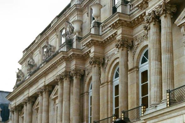 Bridal portrait in paris