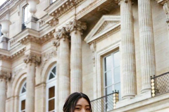 Bridal portrait in paris