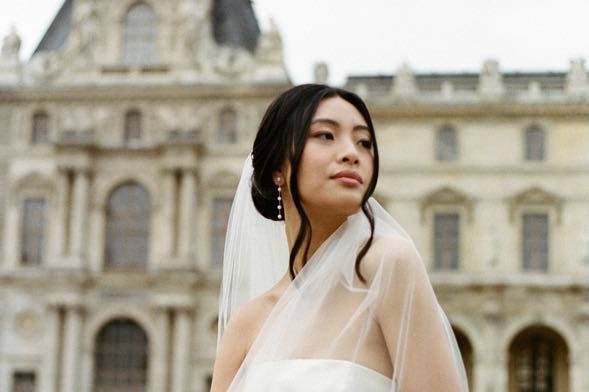 Bridal portrait in paris