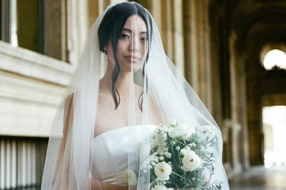 Bridal portrait in paris