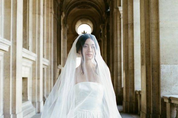 Bridal portrait in paris