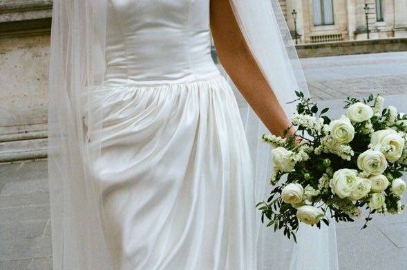 Bridal portrait in paris