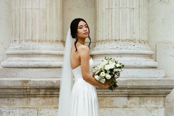 Bridal portrait in paris