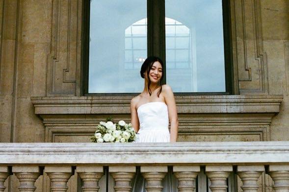 Bridal portrait in paris