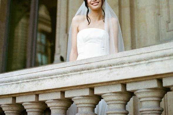 Bridal portrait in paris