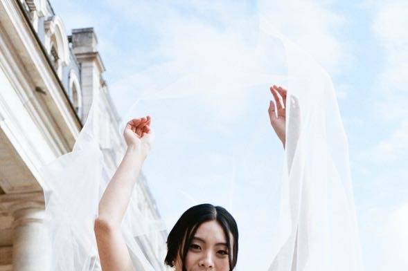 Bridal portrait in paris